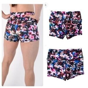 FLEO Power High Rise Dark Floral Shorts. 8” rise. 4” inseam. Super soft.